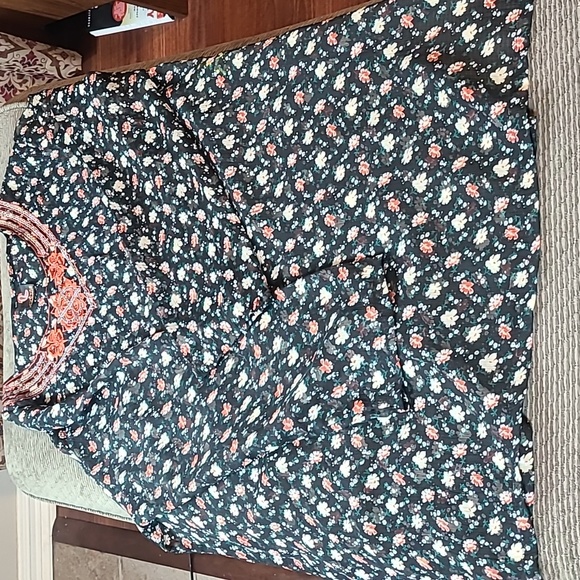 Priya Embroidered Boho Blouse - Picture 11 of 11